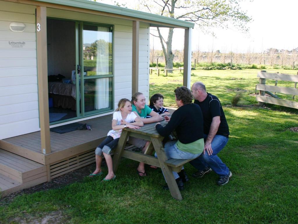 Martinborough Top 10 Holiday Park الغرفة الصورة